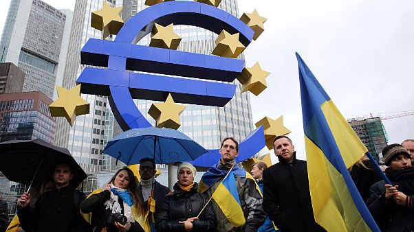 Ucrânia dividida entre Rússia e UE Ucrânia dividida entre Rússia e UE