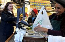 US: Battle over food stamps spoils Thanksgiving for the poor