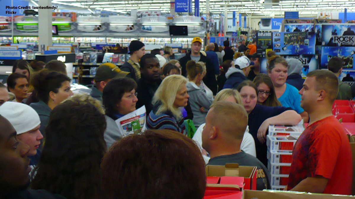 Black eyes on Black Friday: American shoppers fight over bargains