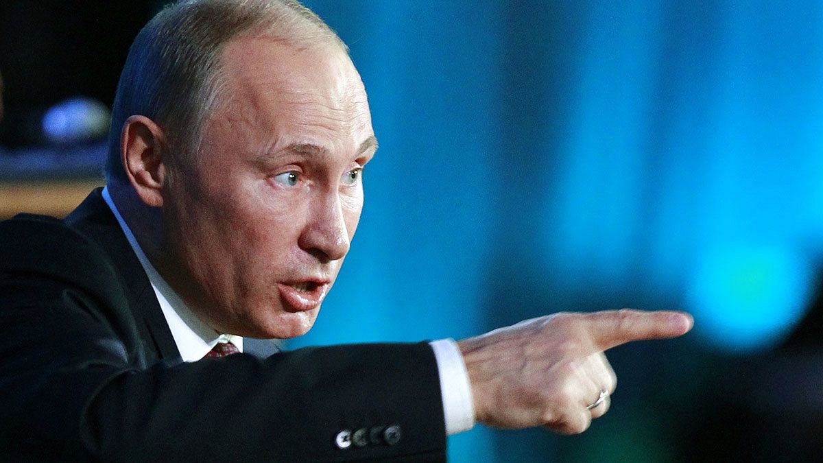 Putin dissolves state news agency, tightens grip on Russia media