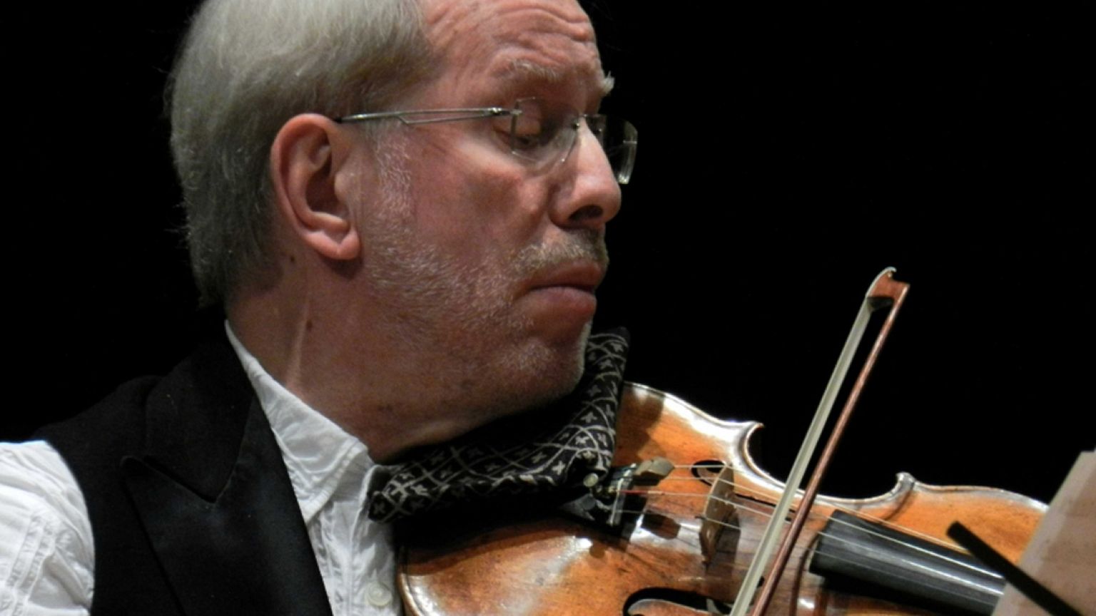Ο κορυφαίος βιολονίστας Γκίντον Κρέμερ στο Μέγαρο Μουσικής