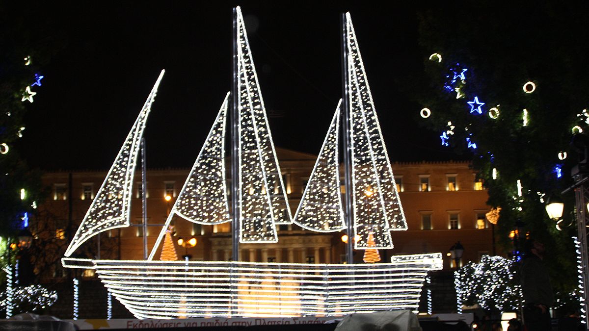 Το καράβι της Αθήνας άνοιξε πανιά για τις γιορτές