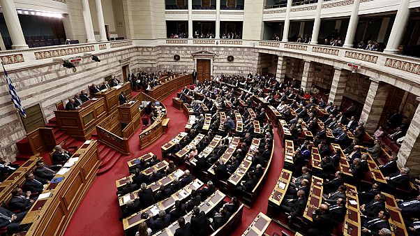 Διακοπή χρηματοδότησης της Χρυσής Αυγής αποφάσισε η Βουλή Διακοπή χρηματοδότησης της Χρυσής Αυγής αποφάσισε η Βουλή