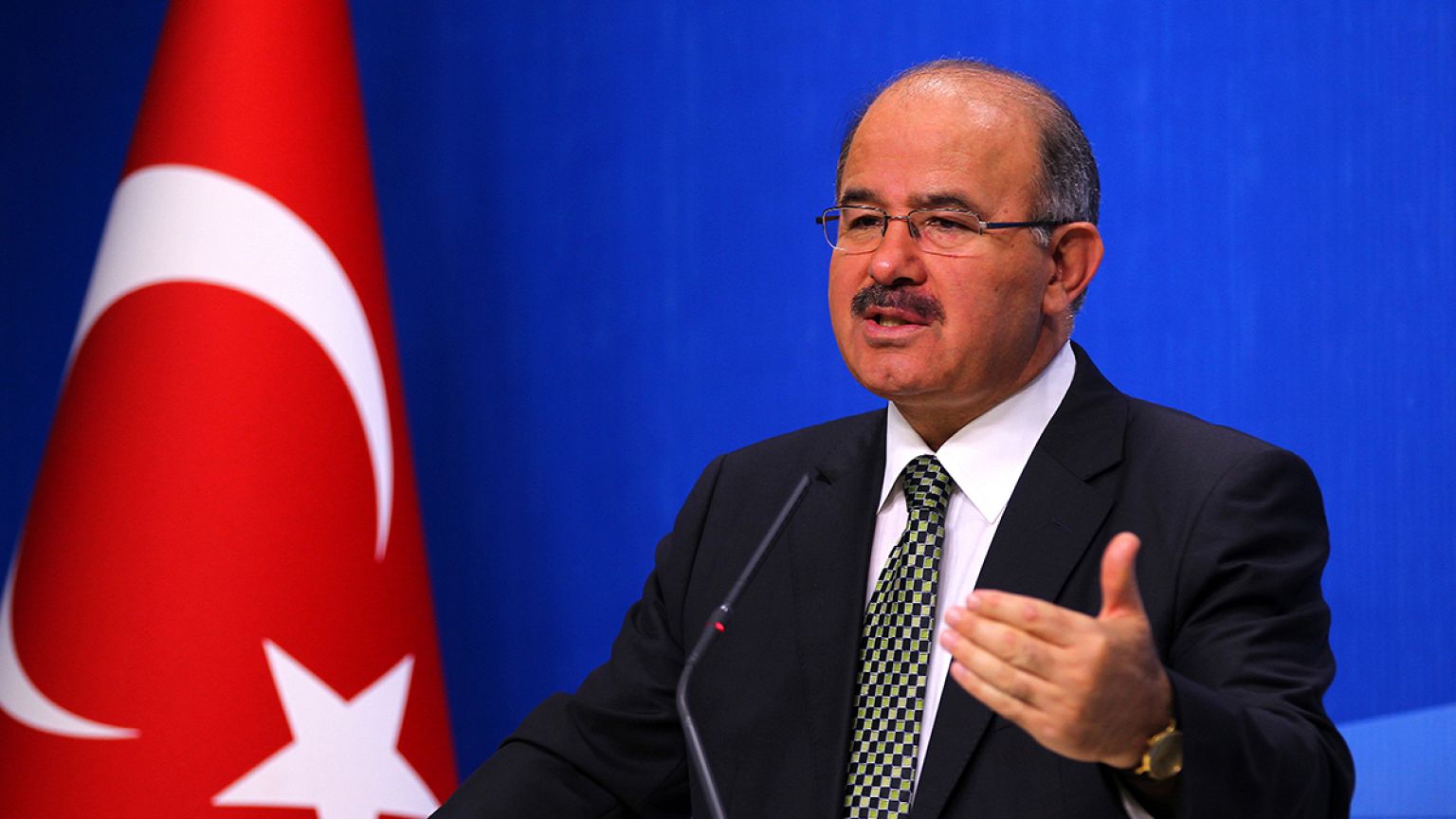 Hüseyin Çelik: Kabinede şimdilik istifa yok
