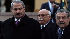İki bakan istifa etti
