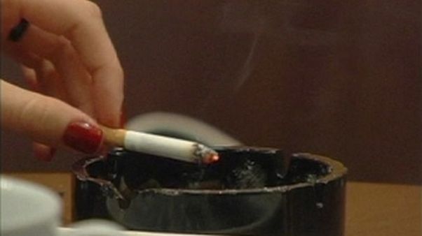 Κίνα: Απαγορεύθηκε σε αξιωματούχους να καπνίζουν σε δημόσιους χώρους Κίνα: Απαγορεύθηκε σε αξιωματούχους να καπνίζουν σε δημόσιους χώρους