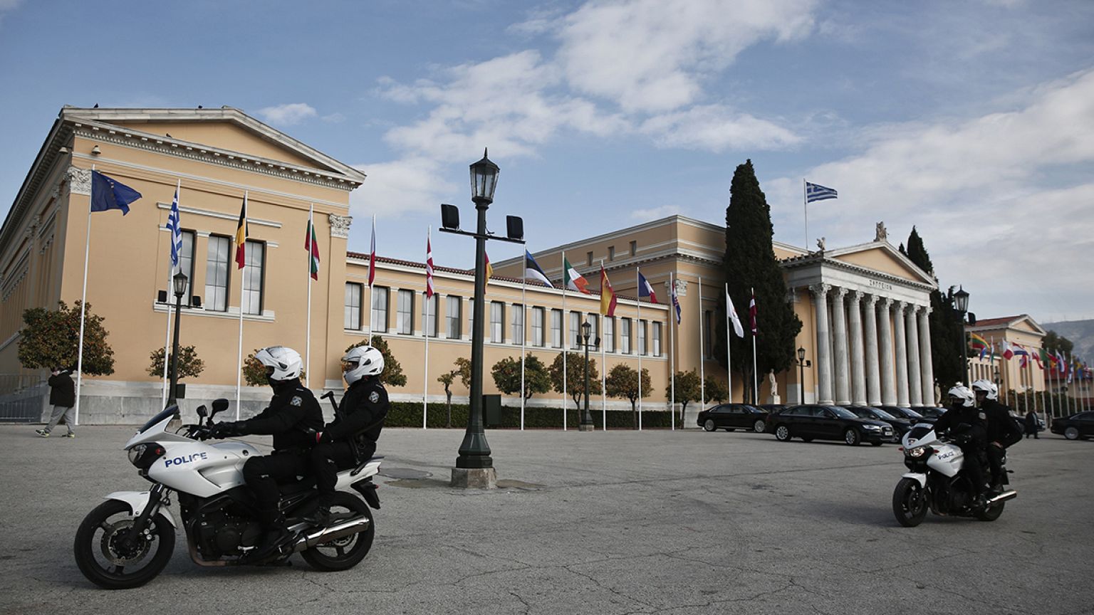Η Ελλάδα στο τιμόνι της ΕΕ – Φρούριο το κέντρο της Αθήνας