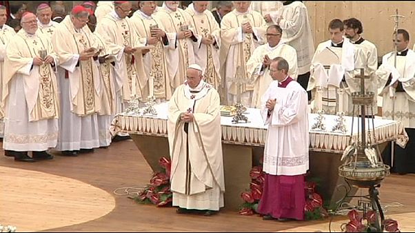 Le pape invite les femmes à ne pas avoir peur d'allaiter en public Le pape invite les femmes à ne pas avoir peur d'allaiter en public