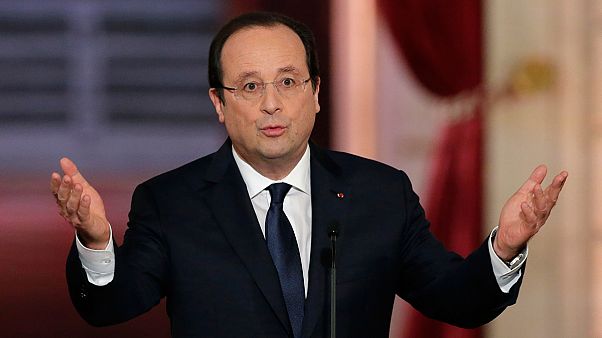 Hollande responde a questão sobre as "facadinhas" Hollande responde a questão sobre as "facadinhas"