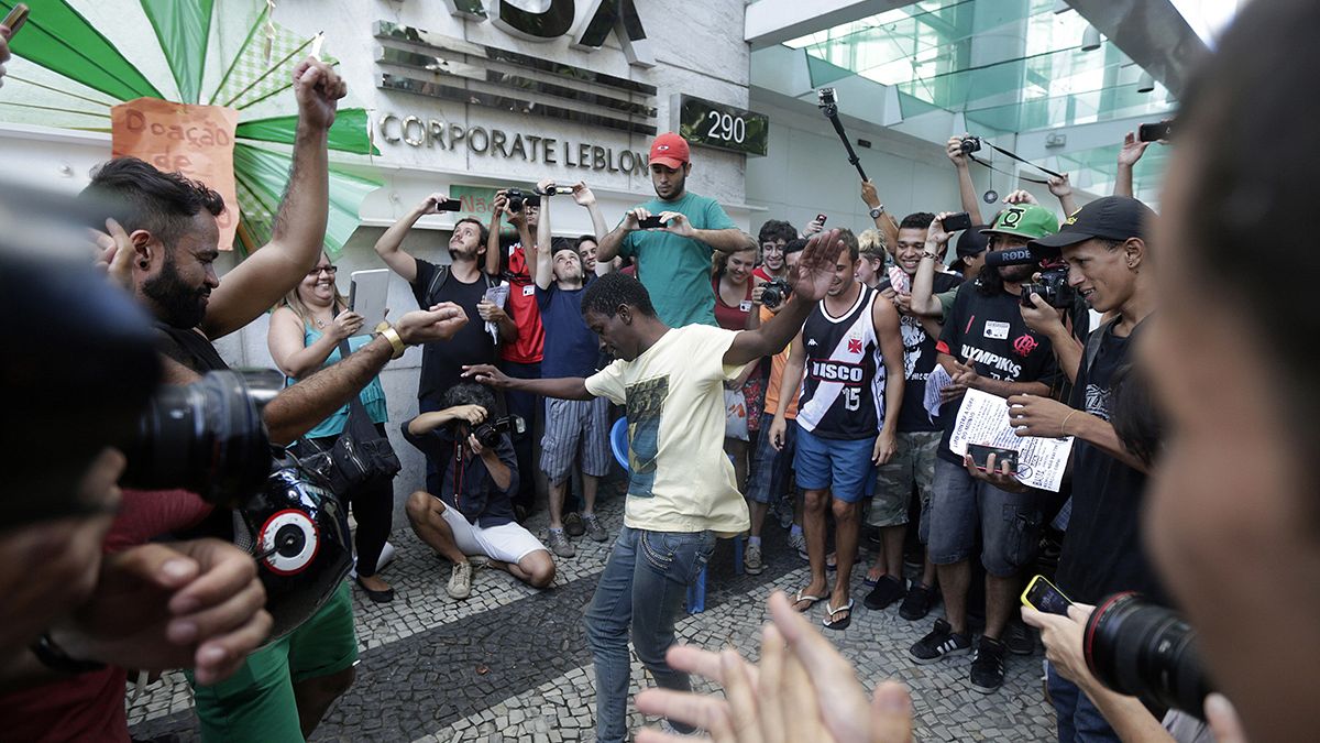 “Rolezinho": Revolta social ocupa ‘shoppings’ brasileiros