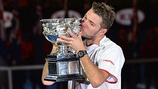 Wawrinka gana su primer Grand Slam ante un Nadal lesionado