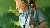 Folk music pioneer and activist Pete Seeger dies aged 94