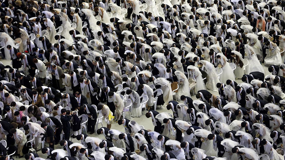 Watch: Mass wedding in Seoul