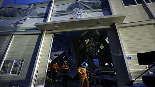 Building collapse at South Korean resort kills 10 - Video
