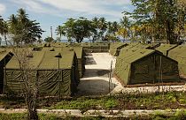 One dead, many hurt as asylum seekers riot at PNG detention camp