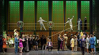 «Η Νυχτερίδα»: Η δημοφιλής οπερέτα ανεβαίνει στη Λυρική Σκηνή
