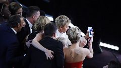 Ein Selfie voller Stars wird zum Twitter-Hit