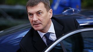 Estonian prime minister resigns ahead of 2015 elections
