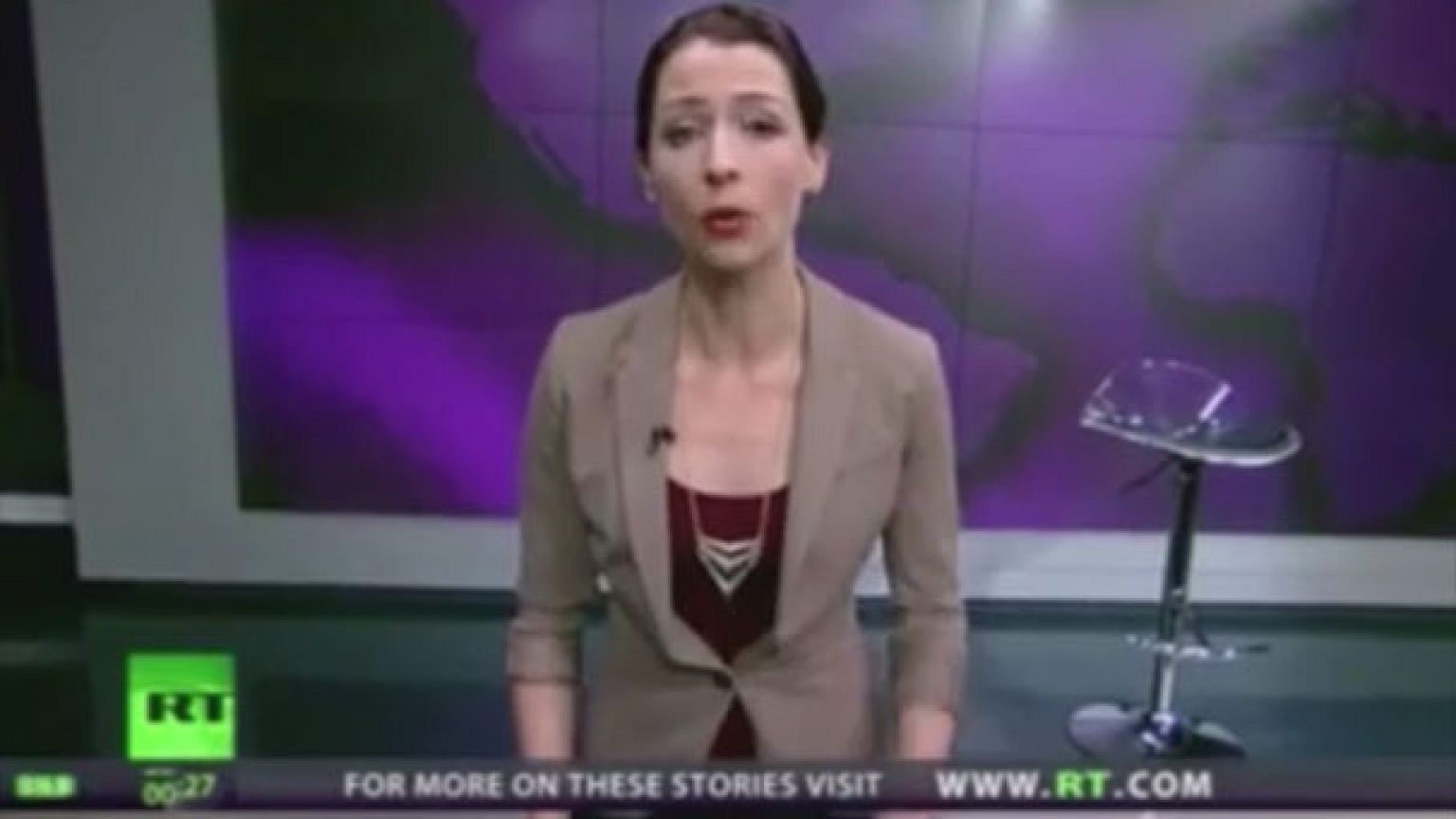 Watch: News presenter goes spectacularly off-script to hit out at Russia over Crimea