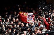 Турция: тысячи скорбящих пришли на похороны подростка