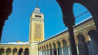 جامع الزيتونة الشهير في تونس يرفض برنامجا حكوميا لتحييد المساجد