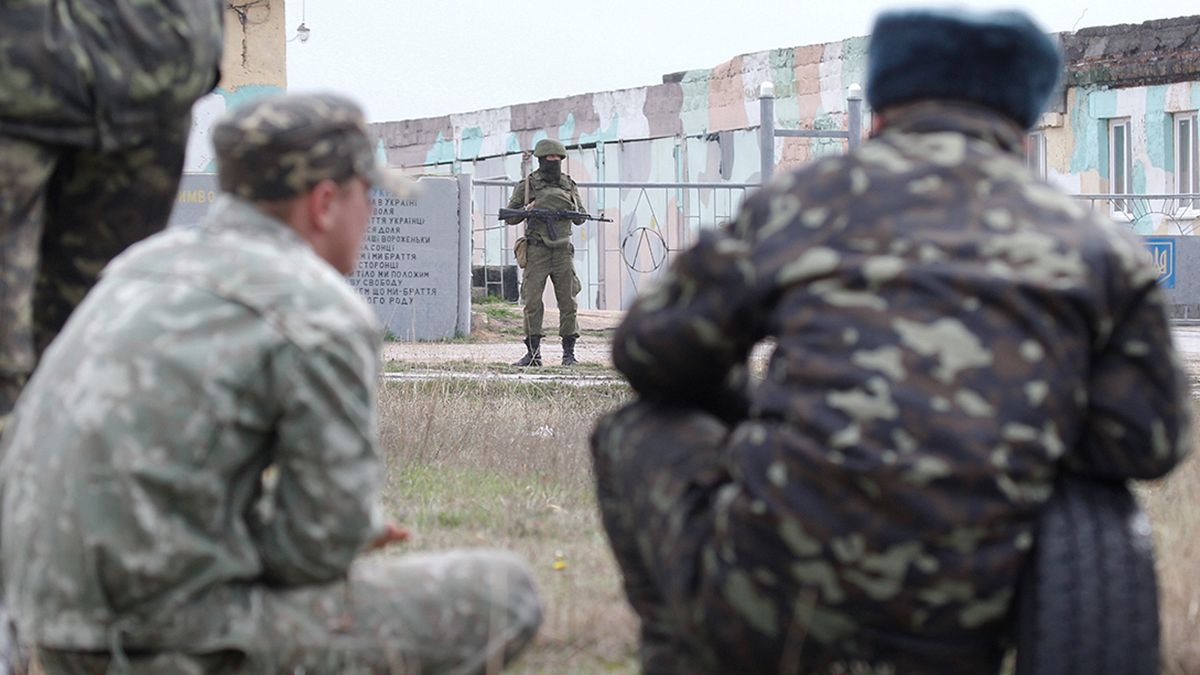 Ukrainian PM accuses Russian soldiers of 'war crime' after serviceman killed in Crimea