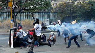 Βενεζουέλα: Μία έγκυος και ένας στρατιώτης τα νέα θύματα των διαδηλώσεων