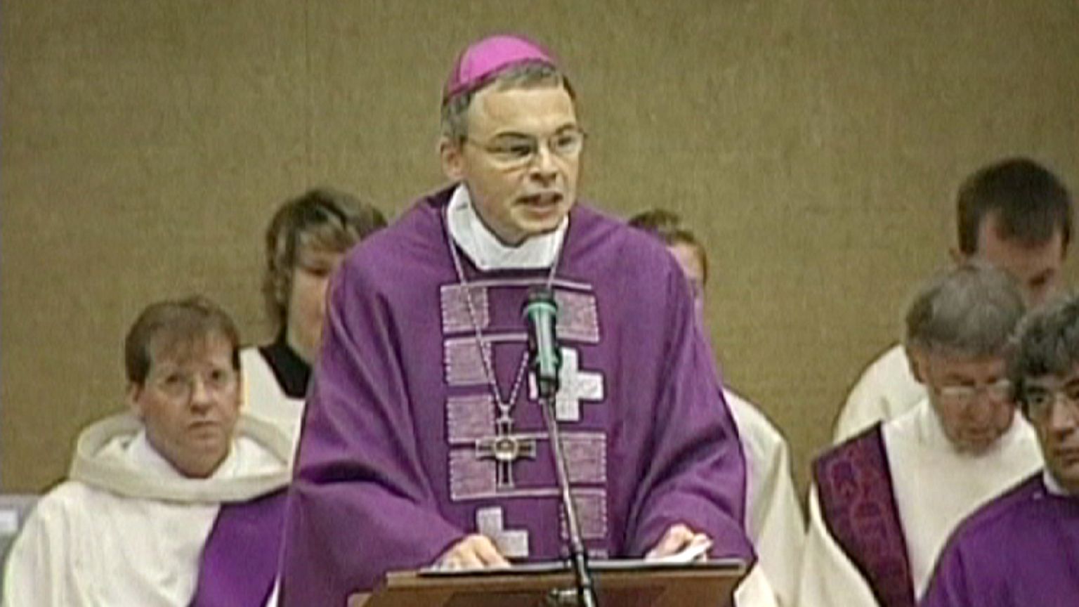 El papa cesa definitivamente al obispo alemán acusado de despilfarro