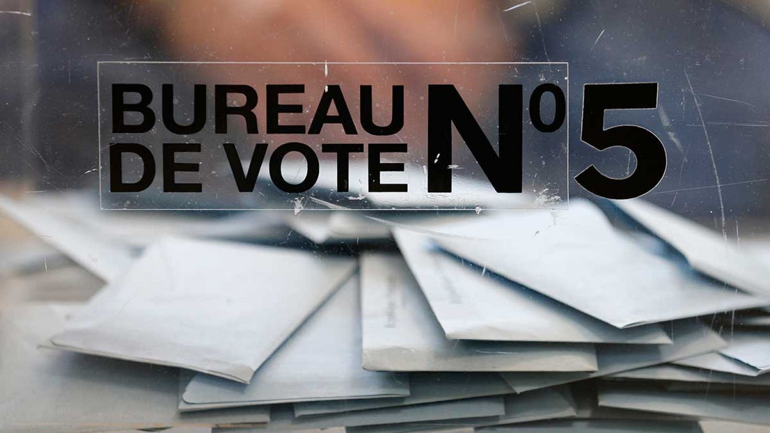 Municipales françaises : la gauche en déroute