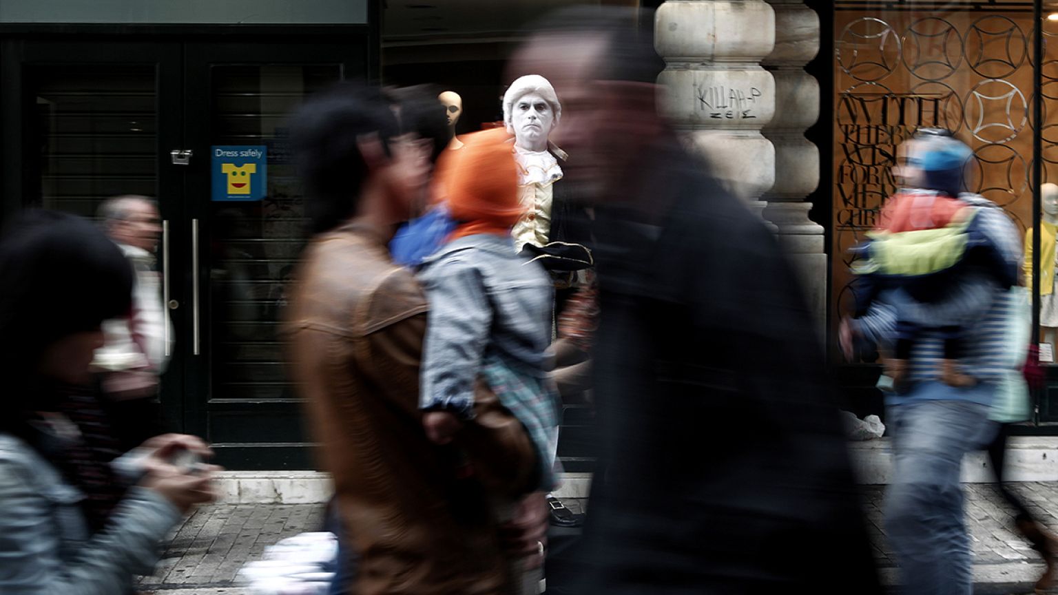 Ελλάδα: 500 ευρώ το επίδομα αλληλεγγύης - Ποιοι θα το πάρουν