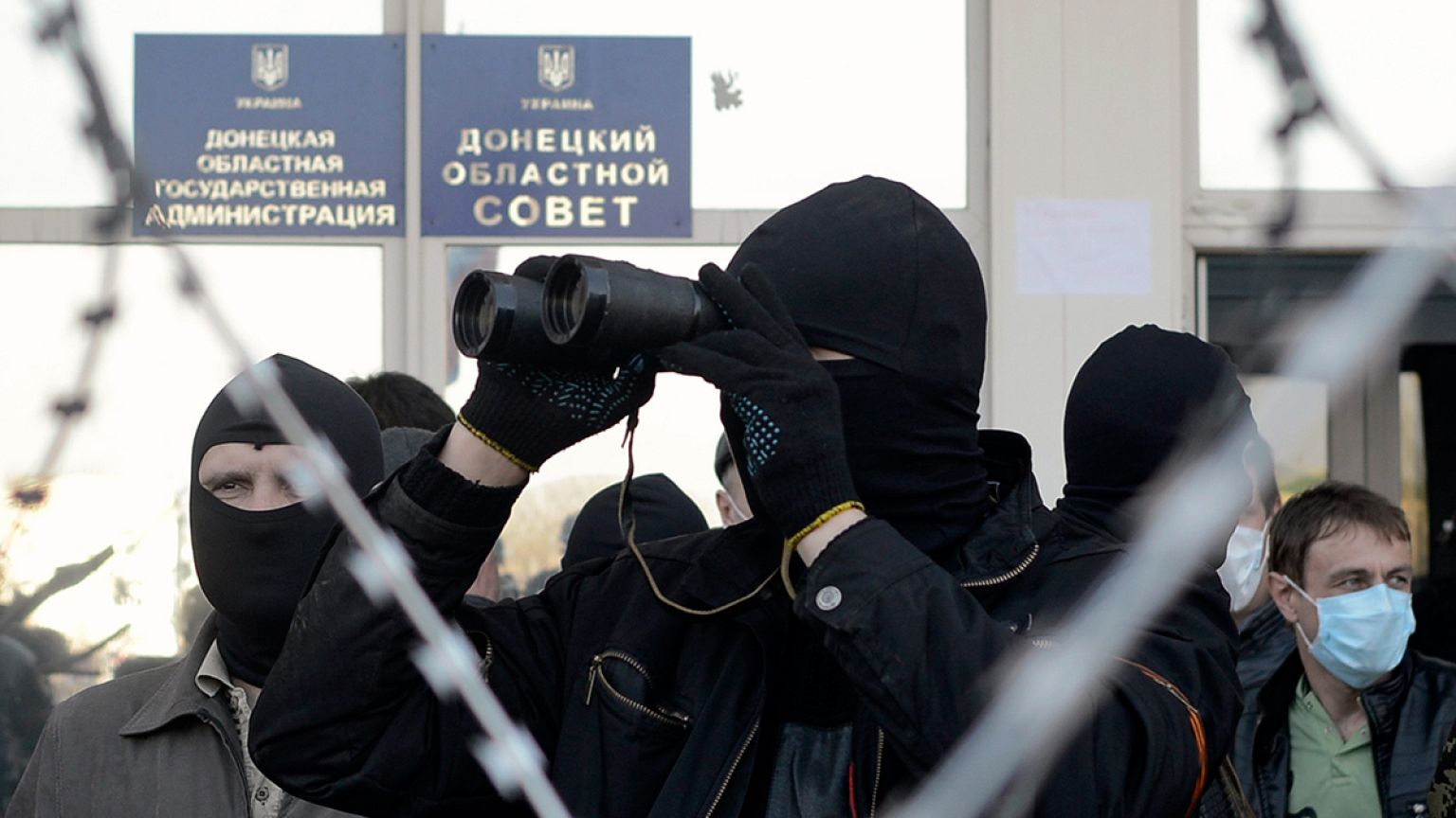 Ukraine as it happened : Lavrov and Kerry urge all sides to refrain from violence