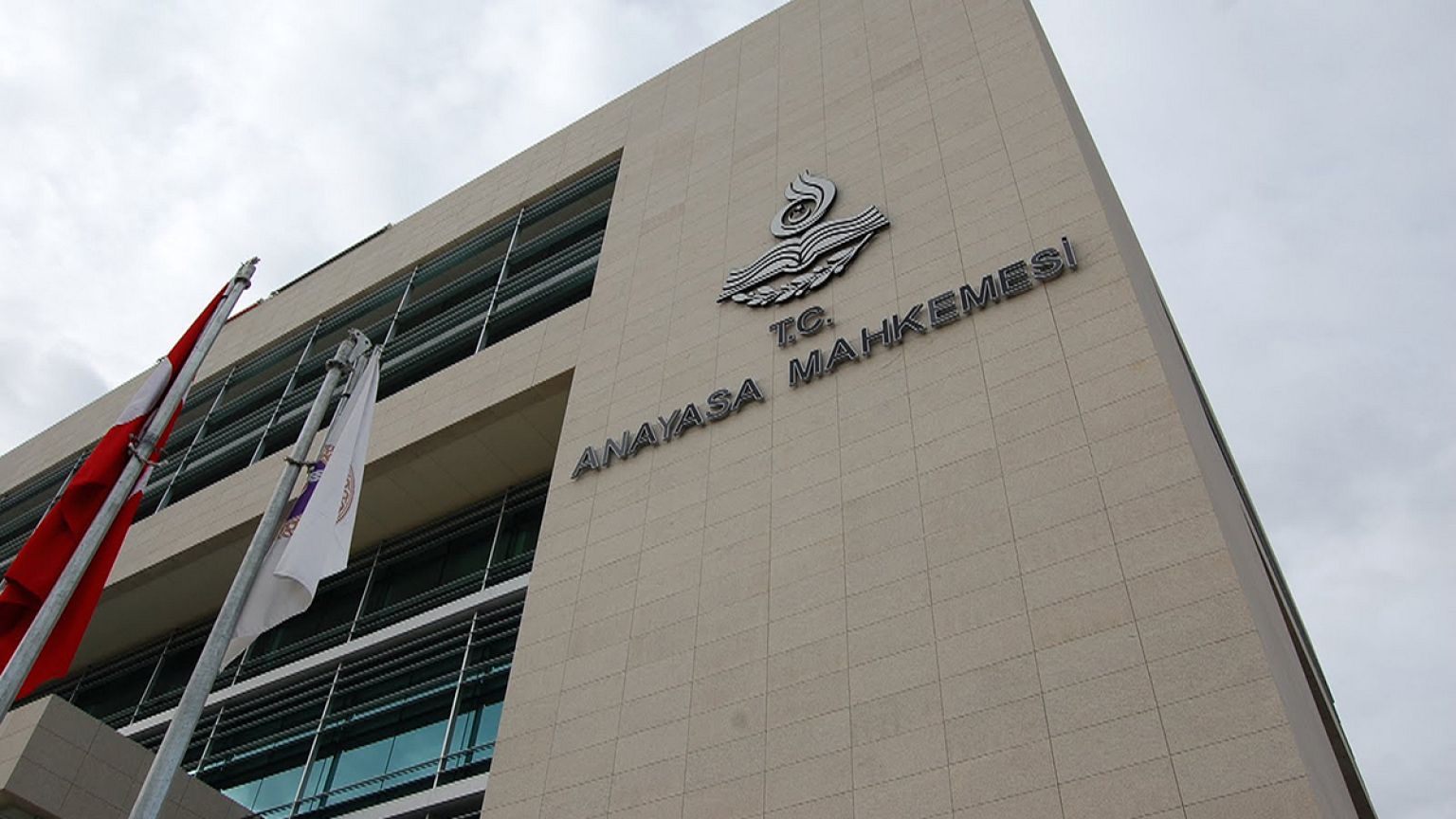 Anayasa Mahkemesi'nden HSYK kanununa kısmi iptal