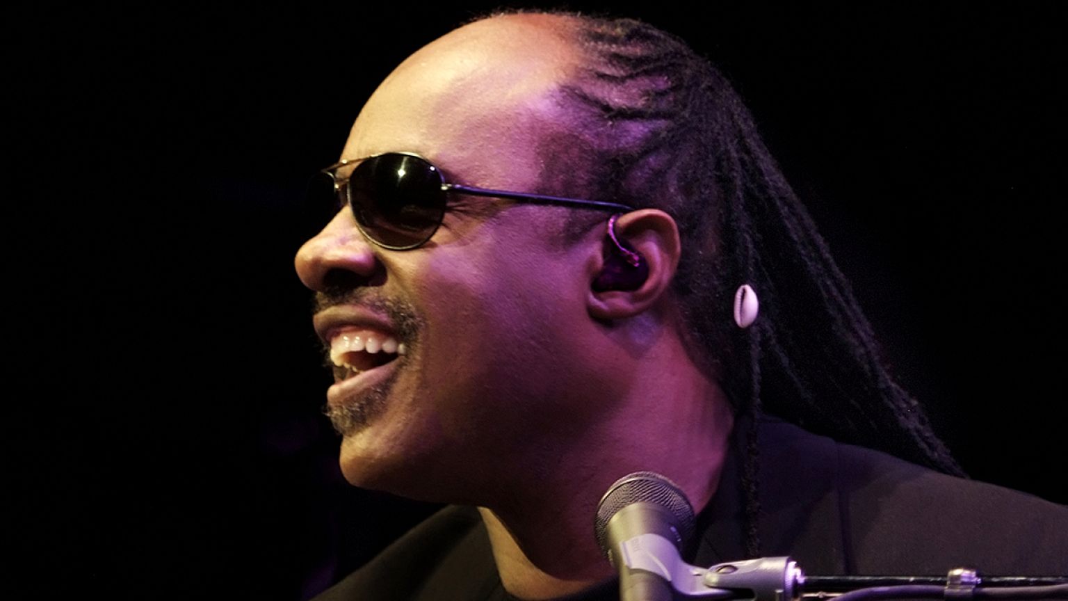 Stevie Wonder lesz a bónusz Vienne-ben