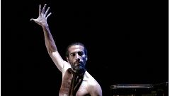 Israel Galvan: Χορογραφώντας τις θηριωδίες ενάντια στους Ρομά