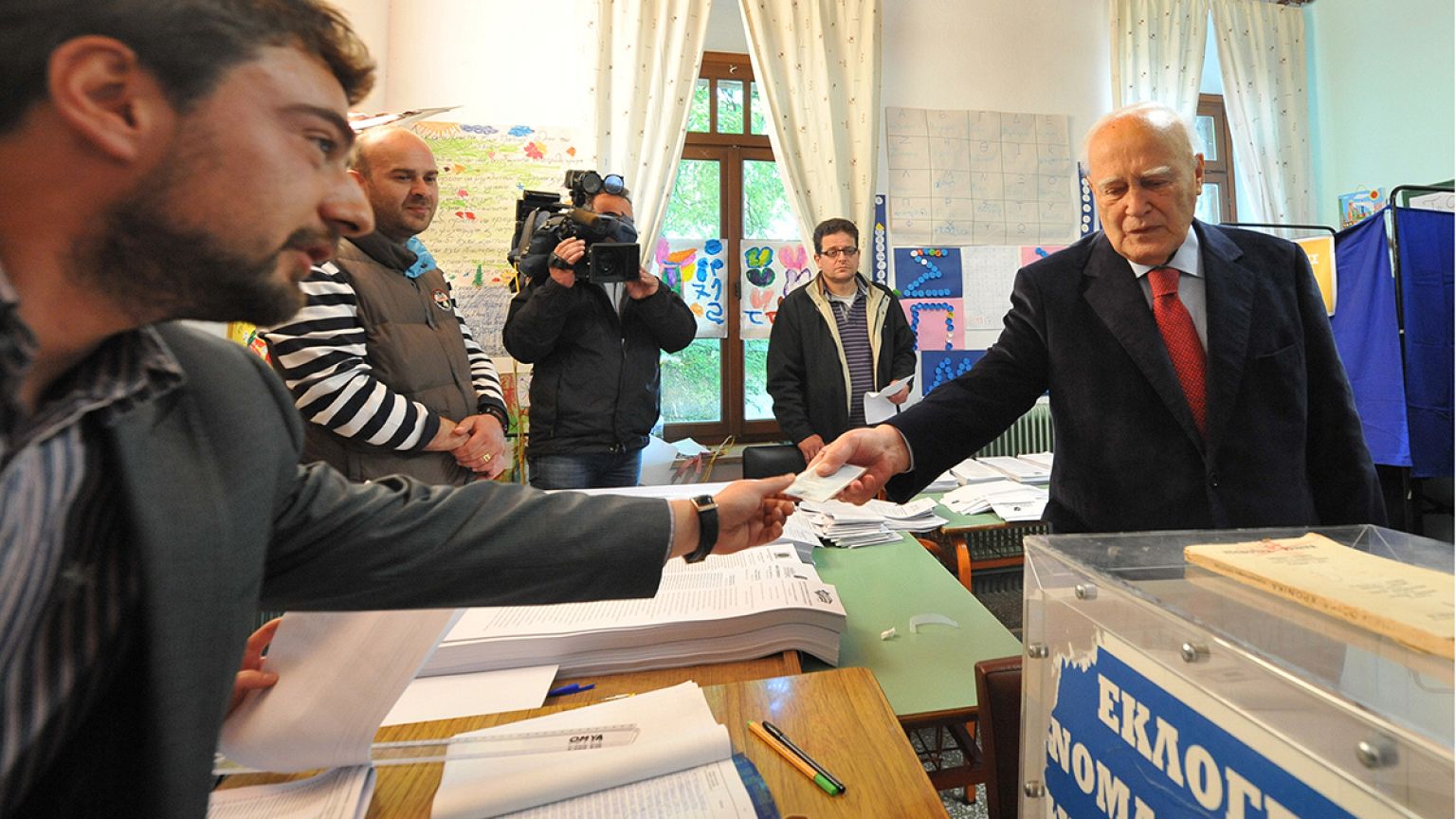 Αυτοδιοικητικές Εκλογές 2014: Στις κάλπες υποψήφιοι, πολιτειακή και πολιτική ηγεσία