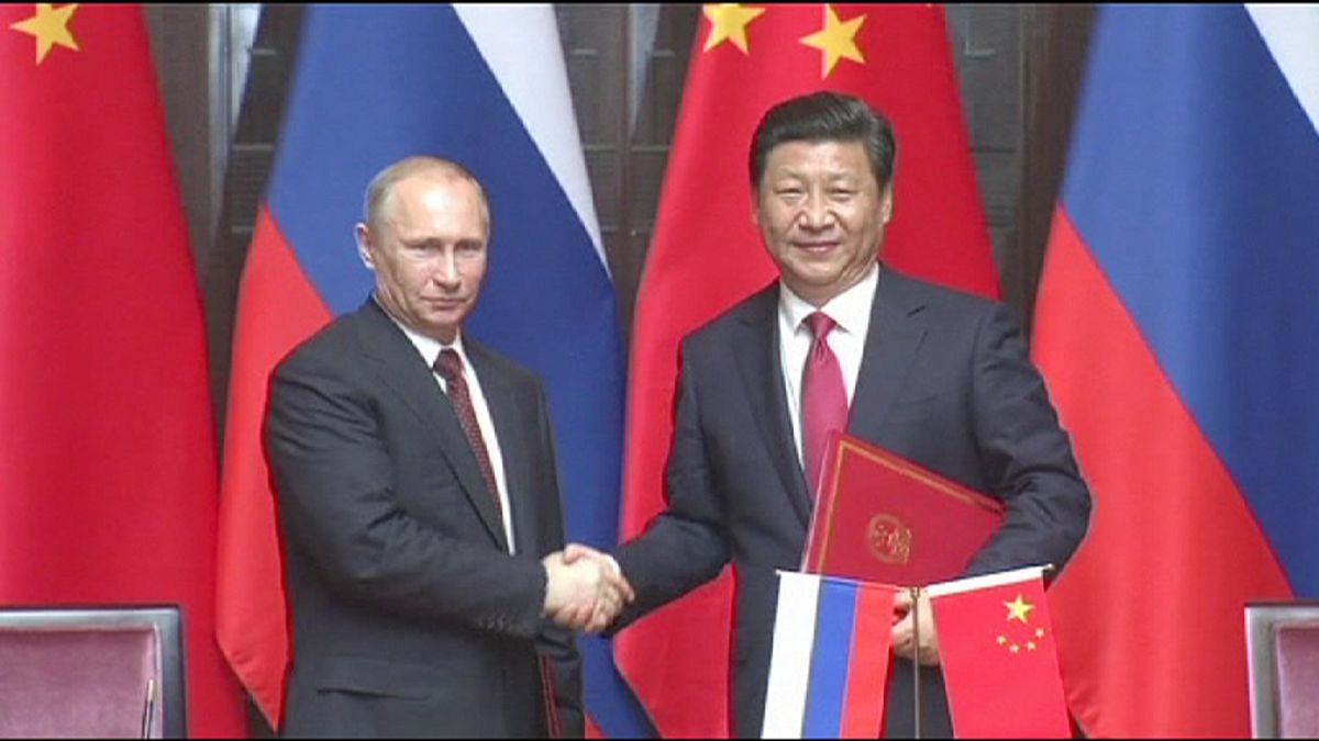 بوتين وشي جينبينغ يجريان مباحثات في شنغهاي