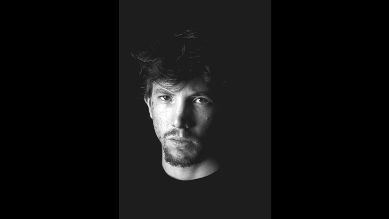 Farnesina conferma: morto in Ucraina fotografo italiano Andy Rocchelli