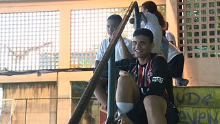 Il Brasile sui banchi. Calcio nelle favelas e istruzione a due velocità