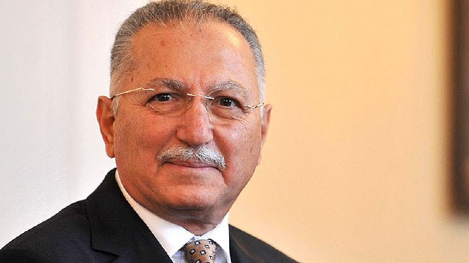 Çatı aday Ekmeleddin İhsanoğlu