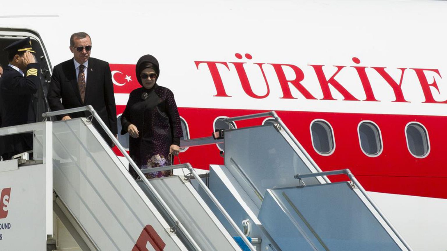 Başbakan Erdoğan, Avusturya ve Fransa ziyaretlerine başladı