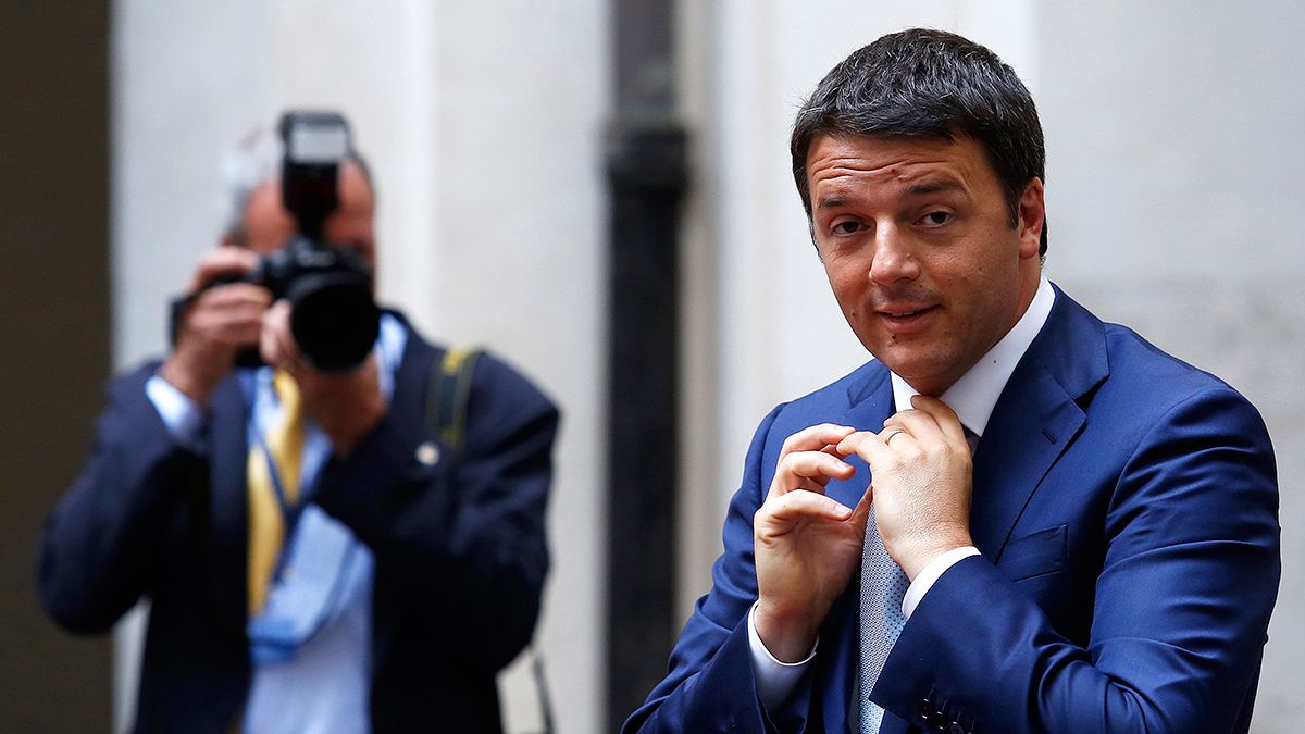 Az olasz miniszterelnök stílusát cikizte Armani