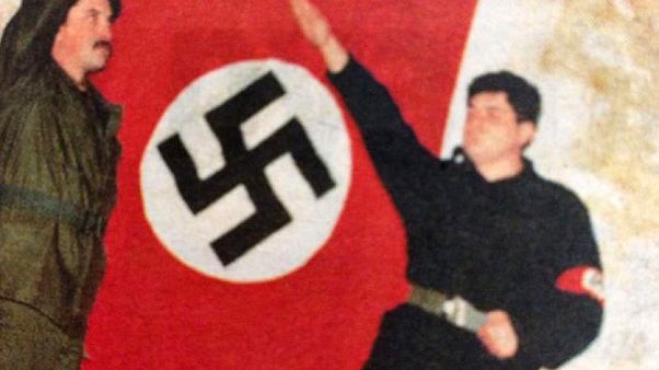 Μιχαλολιάκος και Παππάς χαιρετούν ναζιστικά δίπλα σε σβάστικες-Αποκαλυπτικές φωτογραφίες Μιχαλολιάκος και Παππάς χαιρετούν ναζιστικά δίπλα σε σβάστικες-Αποκαλυπτικές φωτογραφίες
