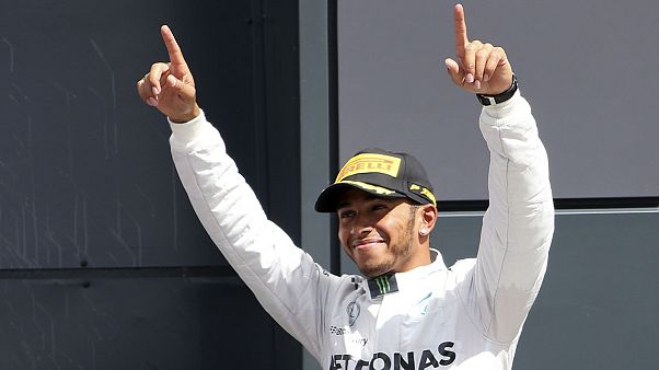 F-1: Хэмилтон вернулся в чемпионскую гонку F-1: Хэмилтон вернулся в чемпионскую гонку