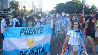 Εδώ Βραζιλία: Το πάρτι των Αργεντίνων και… οι μικρές Oλλανδέζες