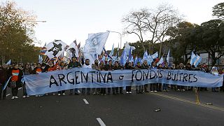 Argentina luta para se manter acima da linha de água