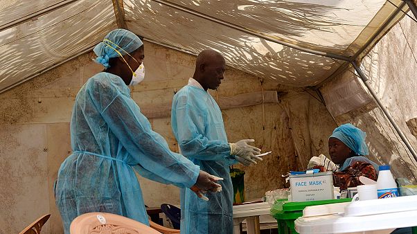 OMS divulga relatório sobre epidemia do vírus ébola na África Ocidental OMS divulga relatório sobre epidemia do vírus ébola na África Ocidental