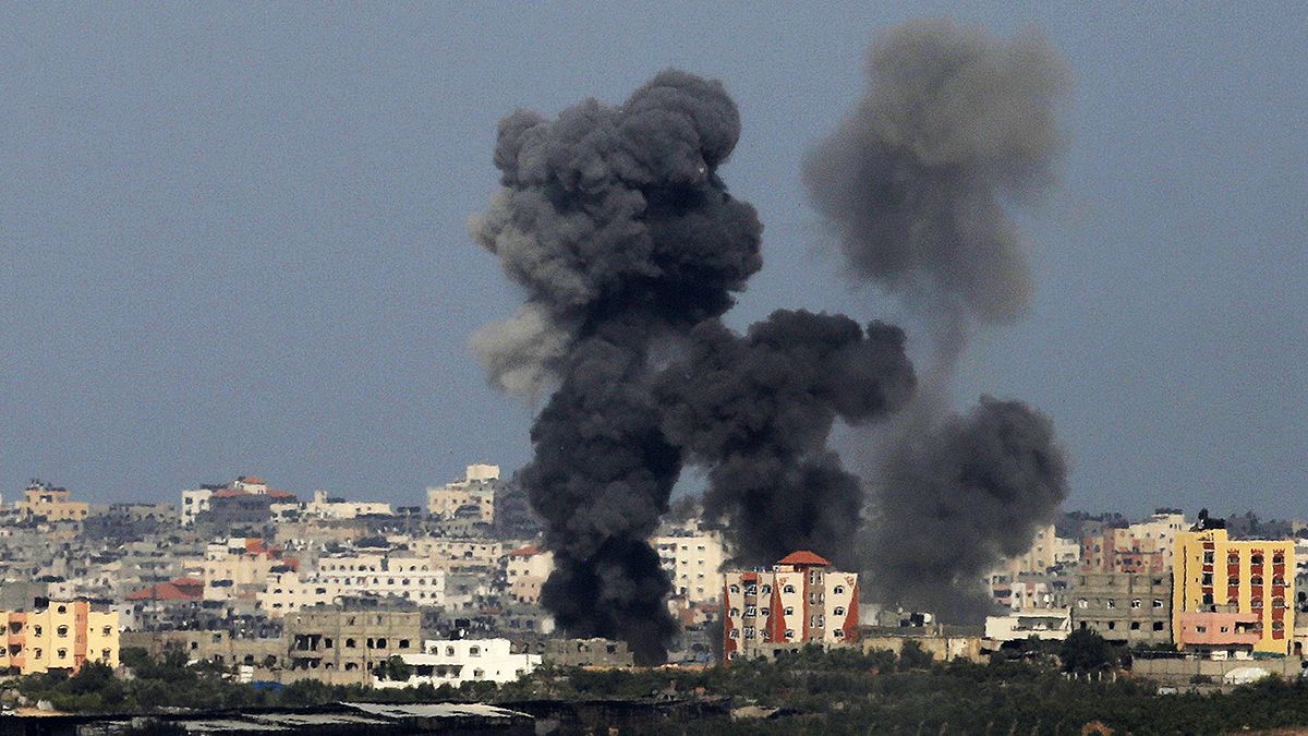 Így néz ki, amikor a tetőn át érkezik a rakéta egy gázai házba