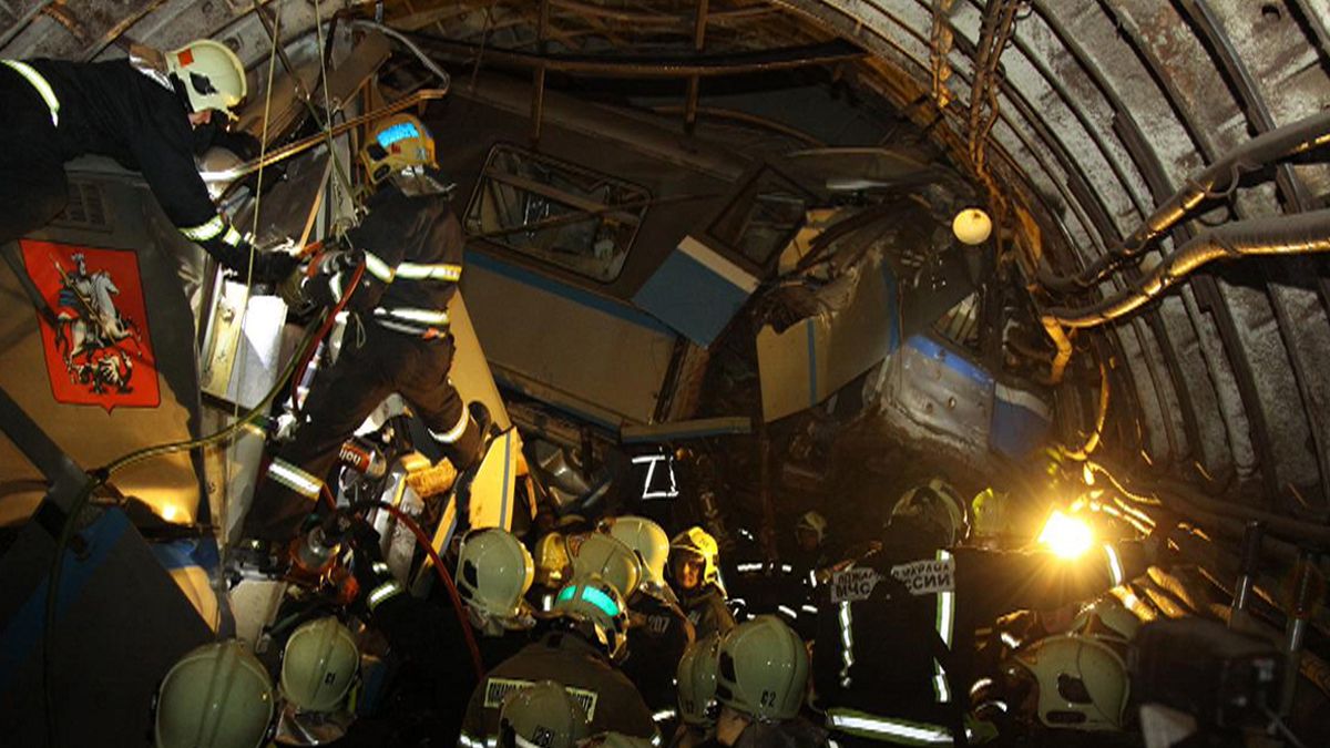Two detained following deadly Moscow metro derailment