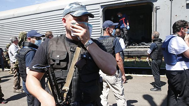 Vol MH17 : les corps des victimes bientôt transportés aux Pays-Bas Vol MH17 : les corps des victimes bientôt transportés aux Pays-Bas