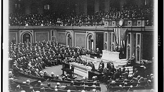 Le président américain Wilson prononce son discours intitulé « la paix sans victoire »